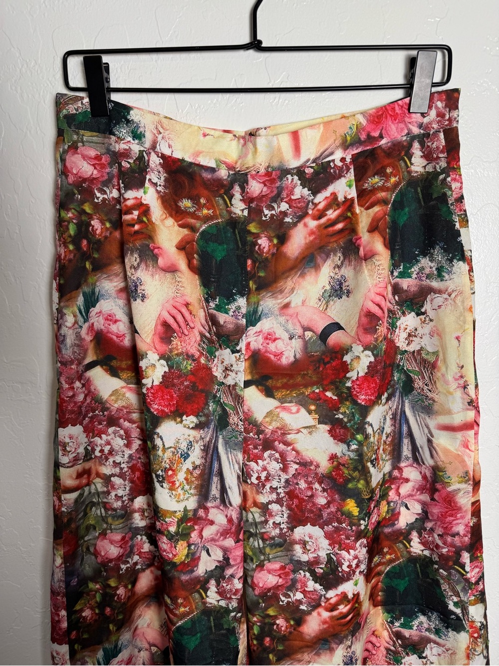 PrettyLittleThing Rose Femme Renaissance Print Wide Leg Satin Pants Trousers - Picture 4 of 12